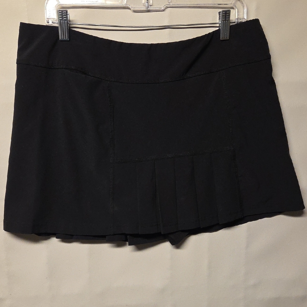 Women's Black Pleated Mini Skort